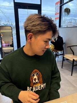 アチーブリス(achieve Liss) シルバーカラーハイトーンカラーメンズカットセンター分け