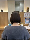 シンプルで扱いやすい、落ち着いた雰囲気のボブスタイル