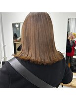 プラグ(Plug)&nbsp;似合わせカットケラチントリートメントセミロング白髪染め50代