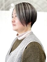 ザヘアメイクシェア(THE -HAIR MAKE SHARE-) 隠すから魅せるへ。白髪を活かす大人のアンブレラカラー