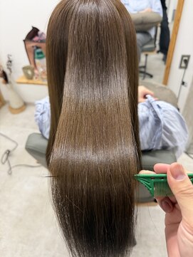 ホロ(holo-) オリーブベージュ|つるりんちょ髪質改善カラー