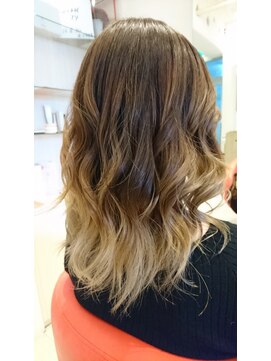 ヘアーリゾートラシックアールプラス(hair resort lachiq R+) 《R+》切りっぱなしバレイヤージュ☆ブロンド