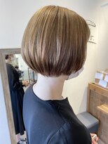 メルト 吉祥寺(melt)&nbsp;小顔前下がり丸みショートボブ　20代30代　ベージュ