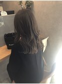 透け感暗髪×ほつれウエーブ