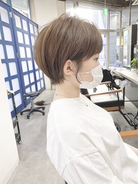 ジーニー 横浜(giinii) 20代30代40代_くびれショート_ベージュ【横浜】＠ryota_hair