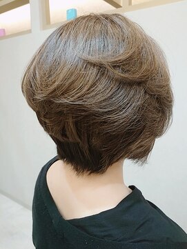 ガレリアエレガンテ 尾張旭店(GALLARIA Elegante) ショート×白髪ぼかし×ハイライト