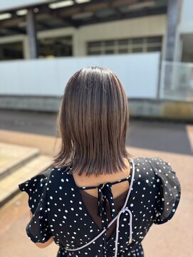 クロエ バイ ラヴィズム 新潟ビルボードプレイス2店(CLOE by LUVISM) 切りっぱなしボブ×ベージュ