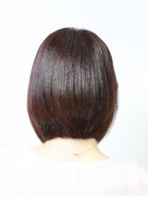 カリスマ ヘア ドレッサーズ(CHARISMA hair dressers)