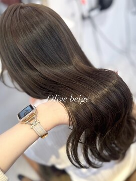 フランチェスカドット(francesca.) 透明感たっぷりオリーブカラー