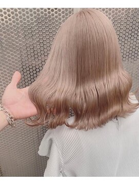 ペレ 渋谷(PELE) イメチェン/ホワイトブロンド/外ハネボブ/美髪/渋谷