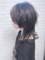 イロ(iro)&nbsp;ショートウルフ/レイヤーカット/くびれウルフ/ダークグレージュ