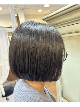 艶感コンパクトボブ