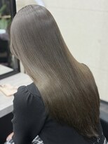 スターズ 柏(STARS)&nbsp;アッシュカラー 透明感カラー ストレート 髪質改善 ロング 20代