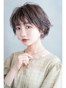 メーヴェ(Mowen) mowen 南堀江　丸みショート×アッシュカラー×外国人風