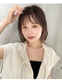 肩につかない外はねボブ