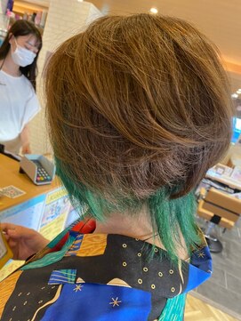 アイコニック 日進梅森台店(ICONIQ) ウルフスタイル×インナーカラー★エメラルドグリーン