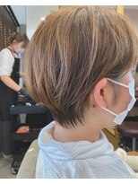 グロウ バイ フェイス(GLOW by face)&nbsp;耳かけマッシュショートアッシュベージュ２０代３０代４０代