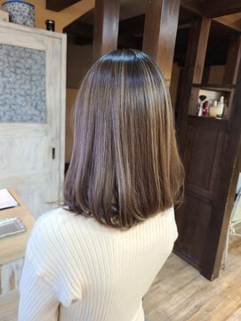 モアムー(Moremuu) ハイライトミルクティーベージュ