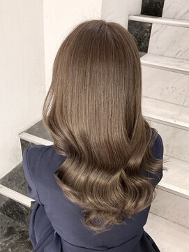 ニルバ(niLva) シークレットハイライトでトーンアップ&大人可愛い透明感カラー