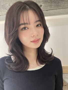 アイヴィ 表参道(IVY) シースルーバングダークトーンくびれミディアム【肥田亜沙美】