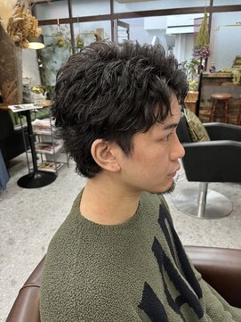 ゆとり炉の樹 のぐ男 スパイキーショートパーマ