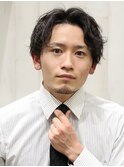 センターパートナチュラルパーマビジネススタイル