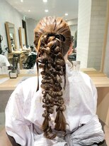 アフィナー(Afinar)&nbsp;【横浜/横浜駅】編み込みローポニー