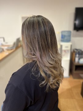 ヘアーコンセプト(HAIR CONCEPT) 白髪ボカシにも◎ハイライトカラー