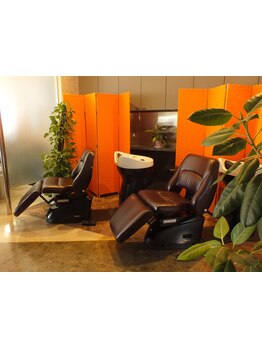 美容室t&tは、大人女性にぴったりのサロン。リラックスできる空間で、あなたの新しい魅力を見つけて◎