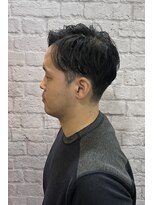 グレイスフルバーバー 赤坂見附店 ふわっとした質感を出したアップバングスタイル