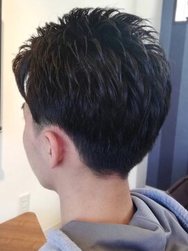 ヘアアンドメイク フルール(FleuR) ツーブロックスタイル