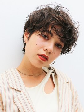 ドロップ(drop) ゆるくしゃ外国人風くせ毛ハンサムショート【表参道/drop】