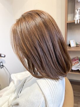 クララデアンシュシュ(Kurara de UN CHOU CHOU) コーラルベージュカラー