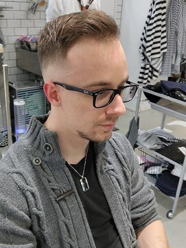 ジョニーメン 中野店(Johnny MEN) JohnnyMEN中野 海外系サイドパートスキンフェード