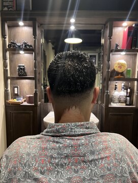 バレス 田町(BALES) [スキンフェード/ツイストスパイラル/田町]