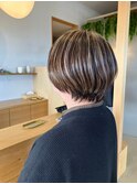 ハイライト×前下がりショート