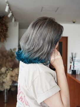 スタジオフィット(STUDIO FITTO) グレージュ×ブルー　ブリーチカラー