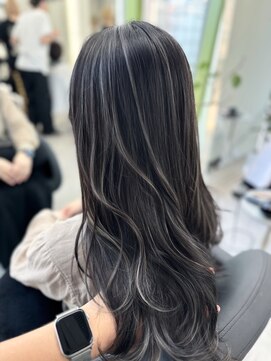 アルドーレフィエロ シンサイバシ(Ardore fiero shinsaibashi) コントラスト極ハイライト☆アッシュブラック