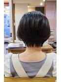 ふんわり丸みショートボブで美シルエット