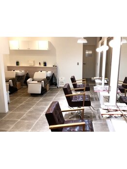 カフェのような×リゾート風のおしゃれな店内♪トレンド×高技術であなたの"なりたい"を叶えるサロン*