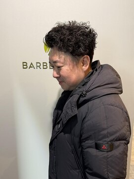 バーバーバー アカバネ(BARBER-BAR AKABANE) ビジネス場面にもピッタリ 清潔感MAXパーマスタイル