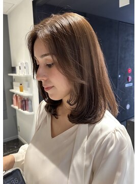 ザザアオヤマ(ZA/ZA AOYAMA) ミディアムレイヤー/顔まわりカット/表参道レイヤーカット