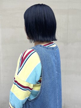 ヘアー アイス ルーチェ(HAIR ICI LUCE) ブリーチカラー/ブルーブラック/ぱつっとボブ/上田