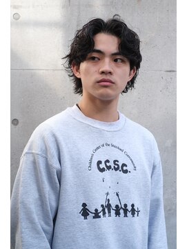 ブークル(boucle) センターパートウルフ　メンズパーマ　ミディアムパーマ