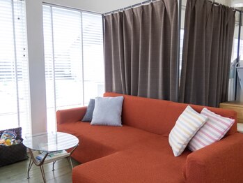 クオーレヘアの写真/お子様連れ大歓迎☆毎日の子育てを頑張る貴女に癒しTimeとキレイStyleをご提供♪【キッズスペースあり】