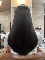 ハコ(H.A.Co) 艶のある暗髪です。