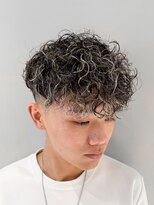 ルーシー 渋谷(LUCEY)&nbsp;メッシュスペインカールハイライトスパイラルパーマフェード