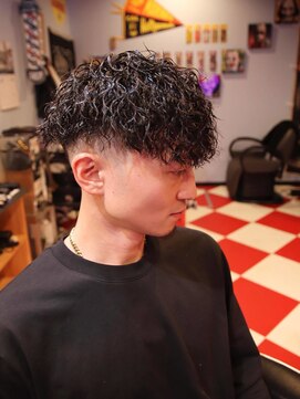 オンフリーク(ONFLEEK) 波巻きパーマ