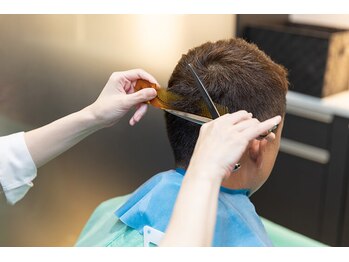 ヘアーサロン爽 下北沢店の写真/【下北沢駅徒歩5分】"常に"かっこよくいたいあなたへ。理容室だから叶う高クオリティなカット技術を。