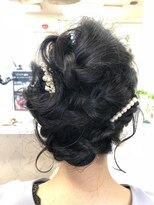 ヘアメイク アンティ&nbsp;艶髪オーバーシェイプ編み込みアップスタイル！